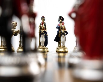 NAPOLEON: Metal Chess Set with Leatherette Chessboard + CHECKER SET