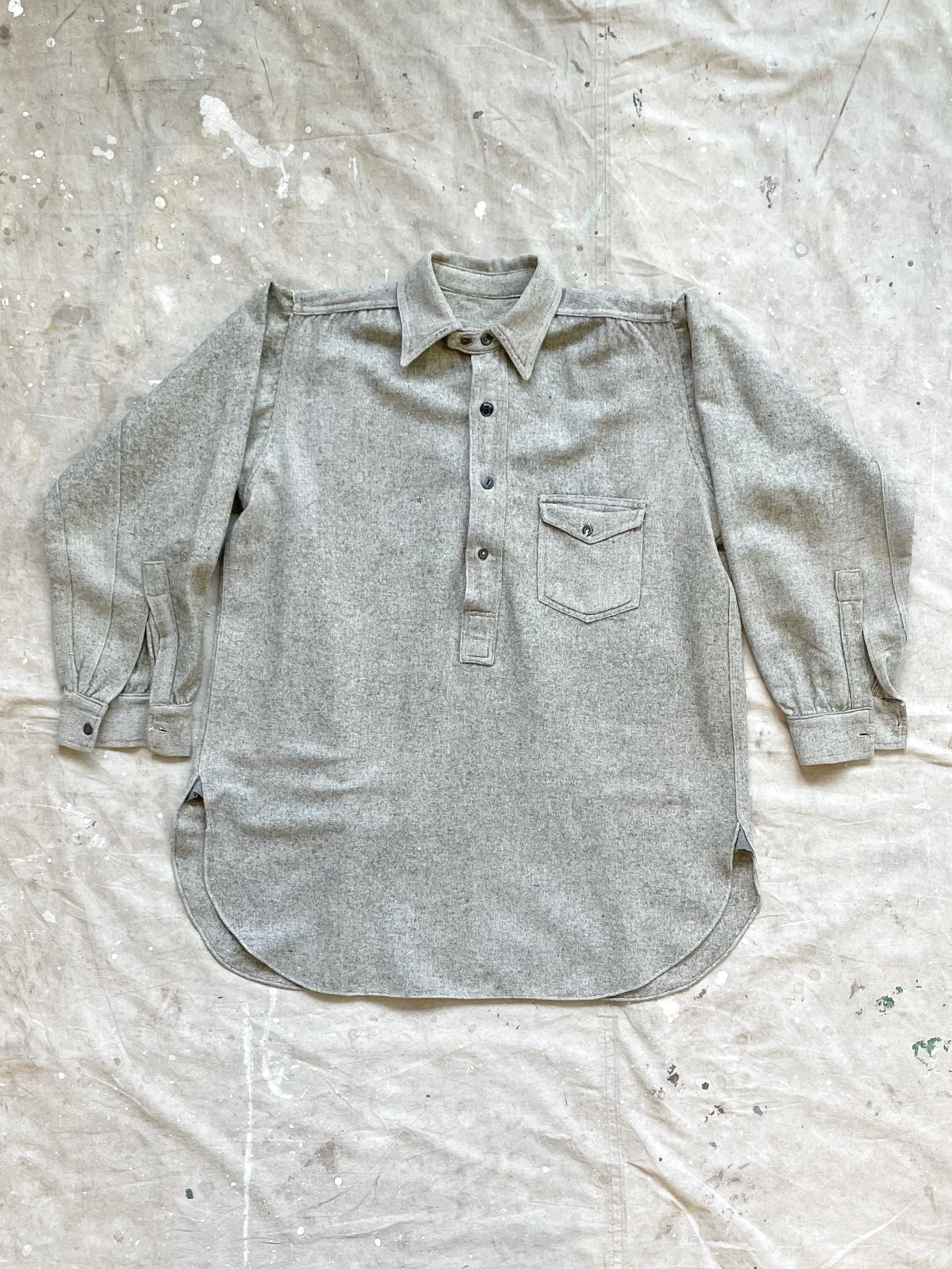 Small 1930s Salt and Pepper Wool Flannel One Pocket Chinstrap 