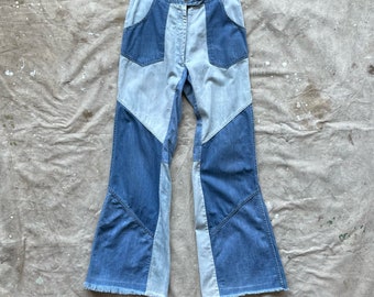 28w Vintage 1970s Allie Flynn for Evan Roberts Patchwork Denim Flares Bell Bottoms 2205
