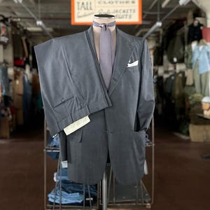 43 X-Long, 39x31.5 1970s Brooks Brothers 3 Roll 2 Vintage 2pc Gray Suit 2397
