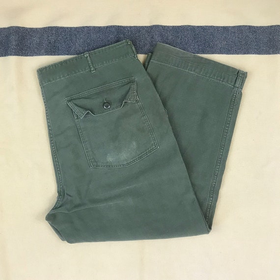 Size 40 x 26 Vintage 1960s OG 107 Green Cotton Sat