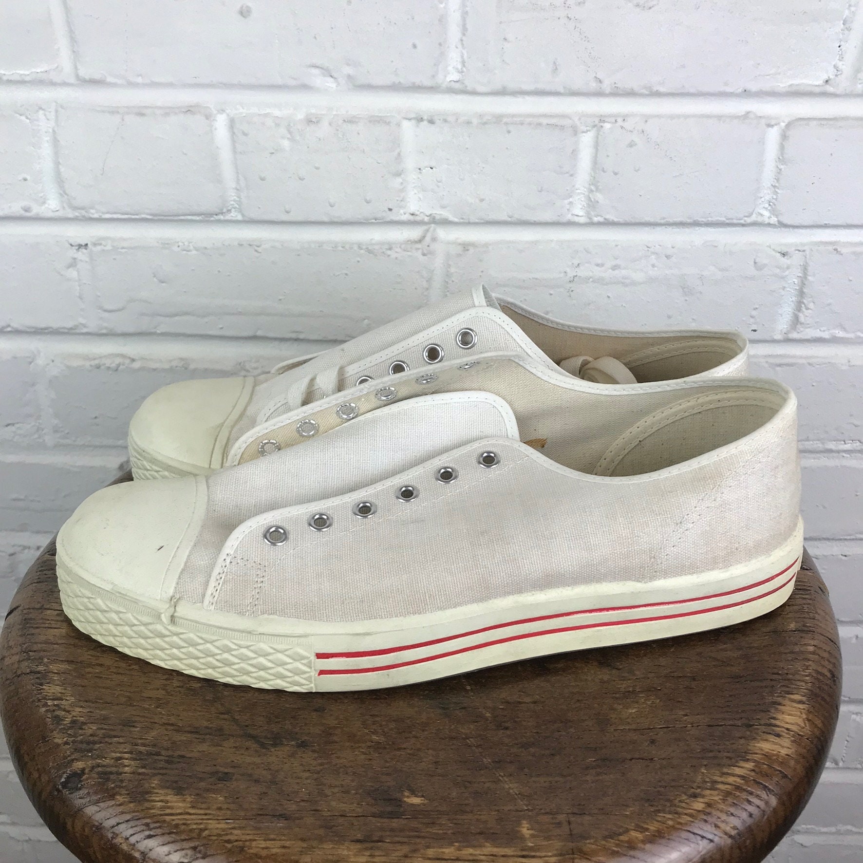 Size 12 Vintage Men's 1950s 1960s NOS Tred Lite Canvas White Low