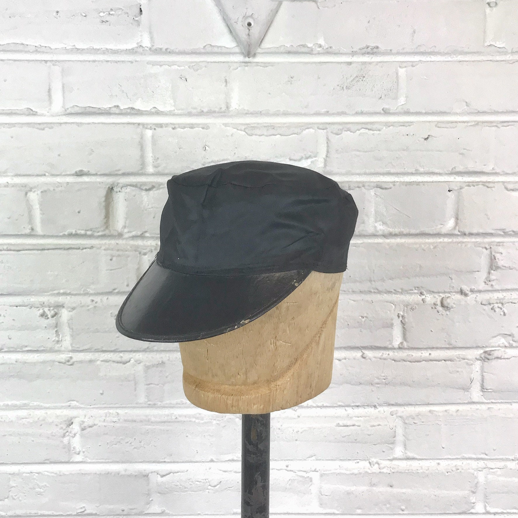 Size 7 1/8 Vintage 1930s 1940s NOS Black Sateen Work Cap -  Sweden