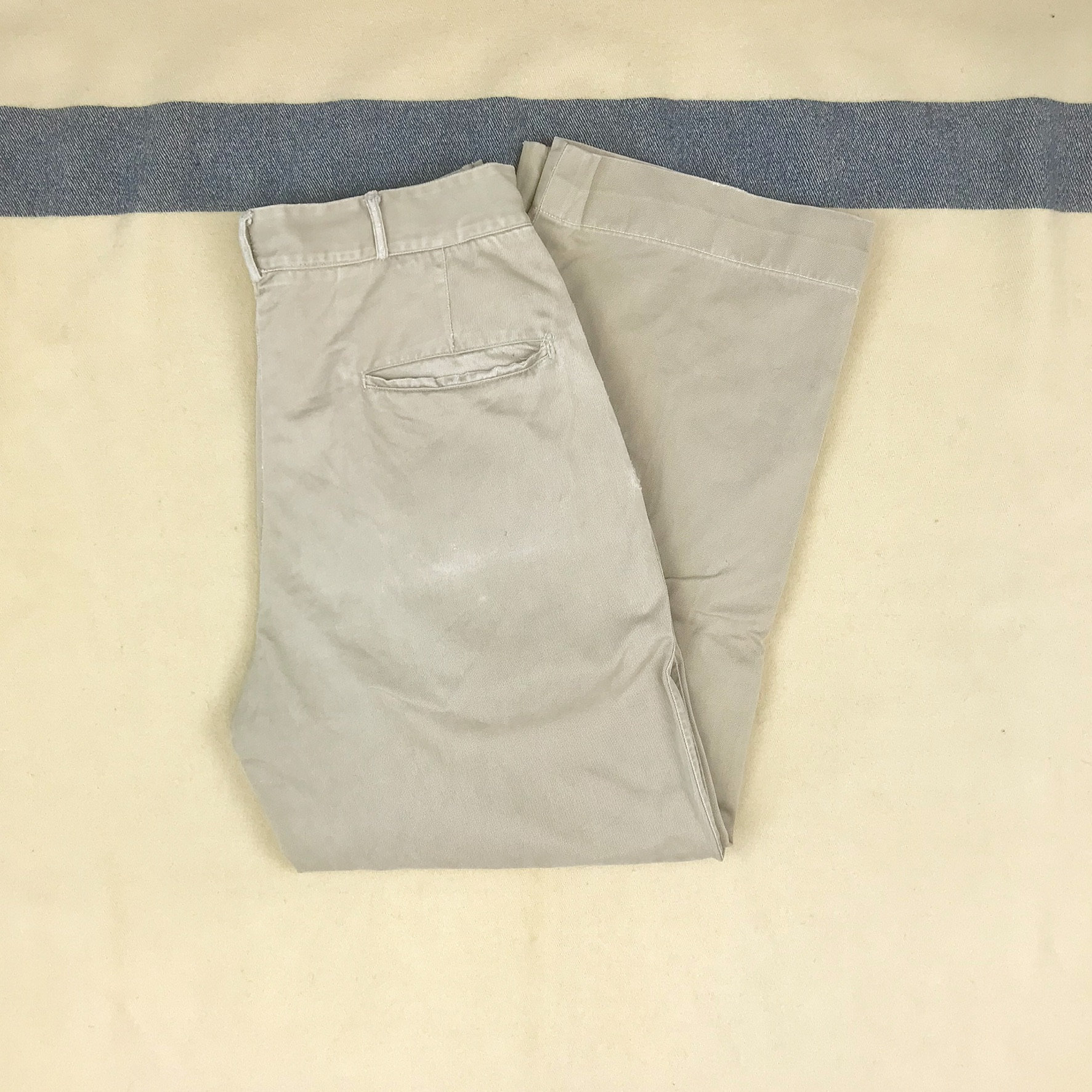 Vintage 1940s 1950s Distressed 