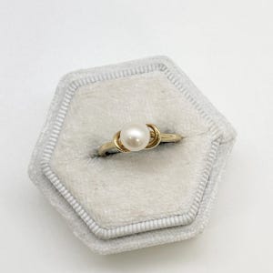 14K Yellow Gold Pearl Ring – Dainty June Birthstone – Size 5.5