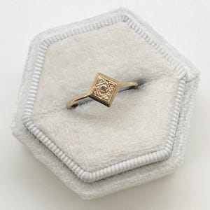 14K Dainty Yellow Gold Ring – Size 5.5