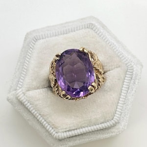14K Yellow Gold Amethyst Ring with Oval Stone