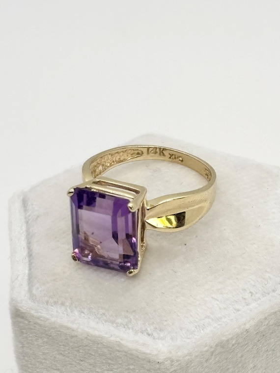 14K Yellow Gold Amethyst Ring - image 9