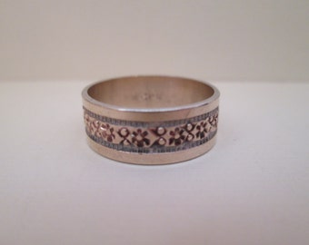 Vintage Cigar Band Style 14K White and Rose Gold Floral Pattern Band