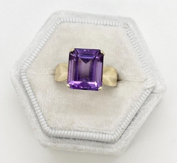 14K Yellow Gold Amethyst Ring - image 1