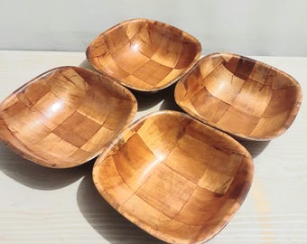 Cuencos de madera tejida para ensaladas y aperitivos
