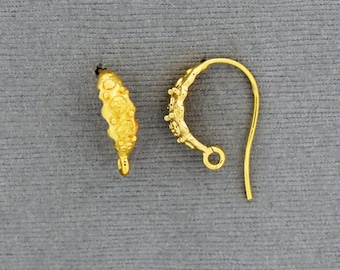 Decorative Ear Wire in 18K Gold over Bronze