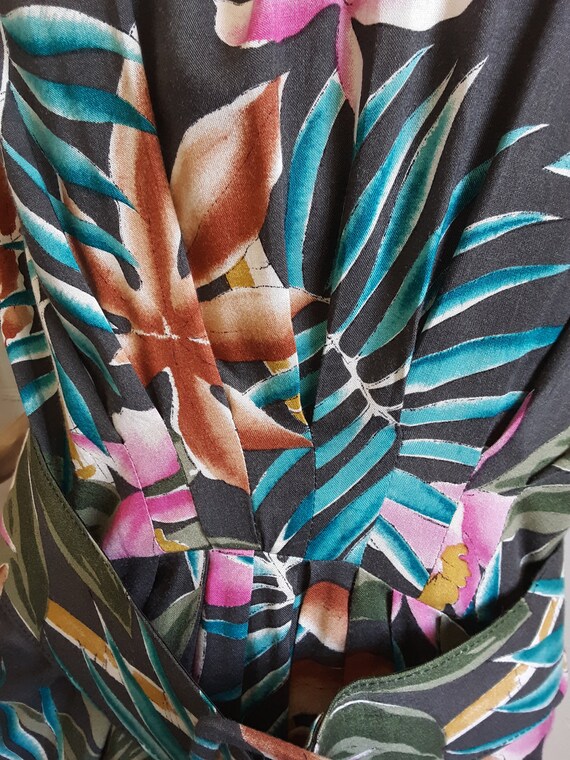 Vintage 1980s does 1940s VIBRANT Tropical Print P… - image 5