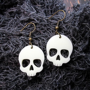 Cute Little Goth Skull Pendant Dangle Earrings, Lightweight Skulls Skeleton Halloween Creepy Statement Jewelry