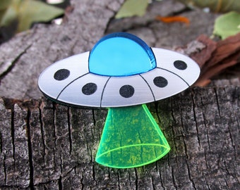 Flying Saucer UFO Alien Space Ship Pin Brooch, Black Light Glow,  Area 51 Extra Terrestrial Accessories Gift