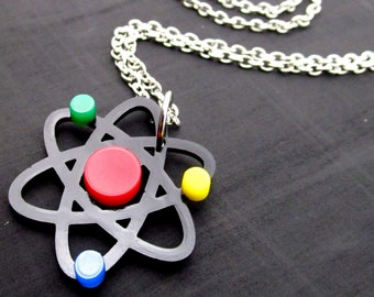Collana con ciondolo nerd atomo scientifico, catena da 24" gioielli STEM per insegnanti di scienze atomiche periodiche