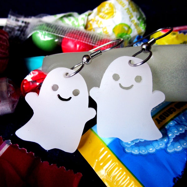 Happy Ghost Dangle Earrings, Smiling Kawaii Decora Cute Translucent Ghosts Pendants, Harajuku Halloween Statement Earrings Jewelry