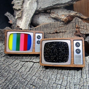 Retro CRT TV Broadcast SMPTE Color Test or Static Brooch Pin, Nostalgic Mod Technology Jewelry