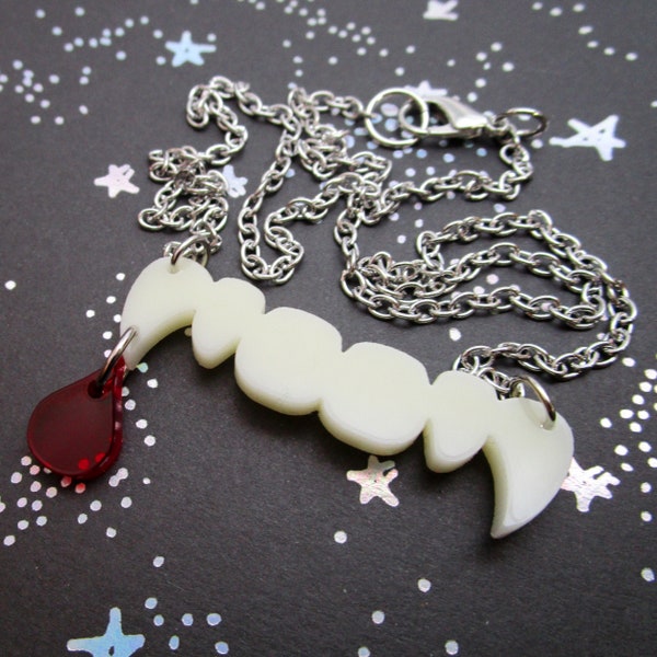 Collier crocs de vampire, collier pendentif vampire goutte de sang, bijoux d'Halloween déclaration vampire