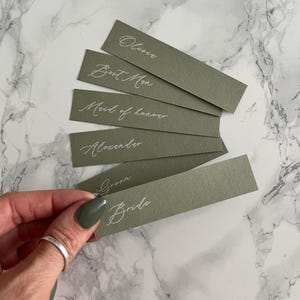 Marque-places vert sauge avec encre blanche