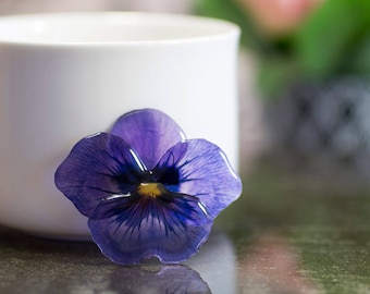 Purple pansy brooch, transparent and beautiful, made with resin in England. Comes in a gift box