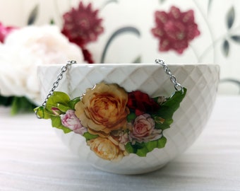 English rose bouquet necklace with steel chain. Beautiful, elegant, perfect for many occassions.