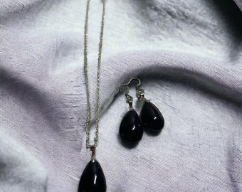 Beautiful black onyx necklace and earring set,  One of a kind piece.