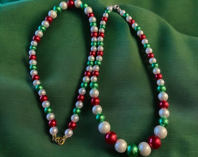 Beaded Pearl Christmas Necklace, Red,White and Green Christmas Necklace, Christmas Bracelet and Necklace Set. Festive Jewelry