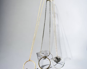Dainty Circle Pendant Necklace.