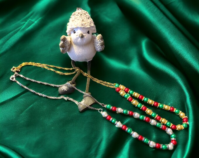 Pearl Necklace, Christmas Pearl Necklace, Red, White and Green Pearl Necklace, Red, Gold and Green Pearl Necklace, Great for the Holidays