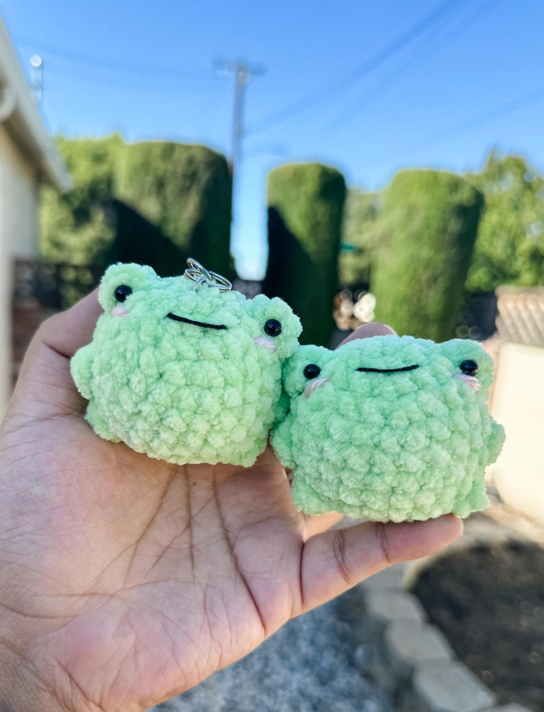 No Sew Chonky Frog Crochet Pattern image 5