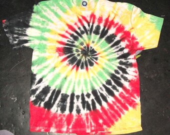 thumbnail image 2 of Rastafari Reggae Lion Red Yellow Green T-shirt T-shirt Men's... 2 of 13