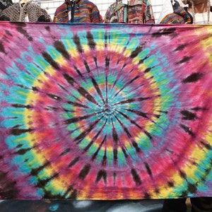 Tie Dye Tapisserie Wandbehang Psychedelic Rainbow Spiral 75 x 110 cm Handgemacht