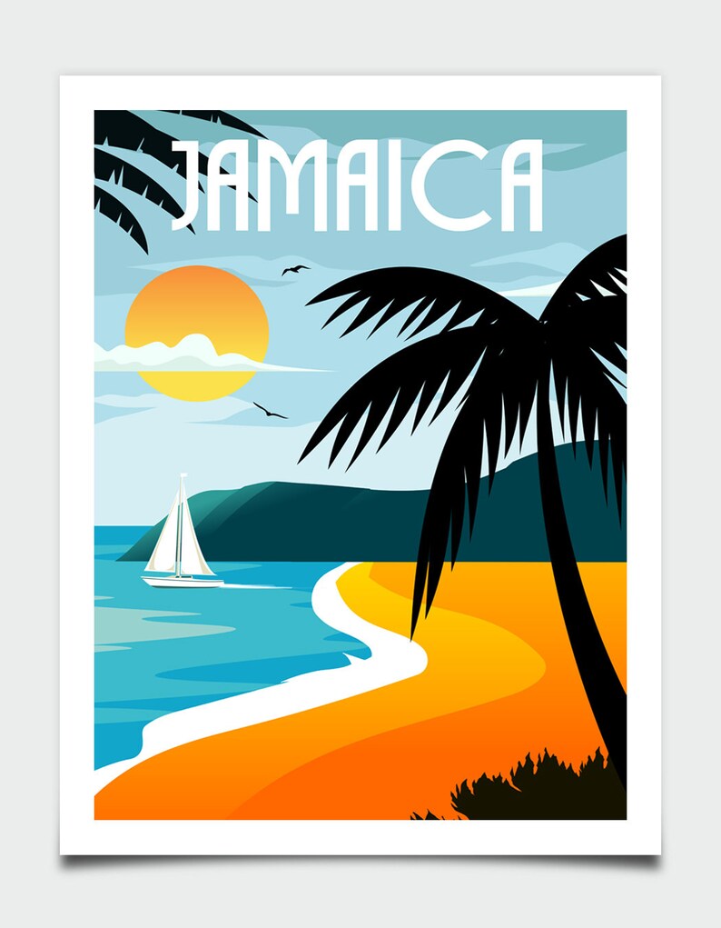 Puede incluir: Un cartel de viaje retro con la palabra "Jamaica" en texto blanco sobre un fondo de cielo azul. El cartel presenta una palmera, un velero en un oc&eacute;ano azul y una playa de arena amarilla.