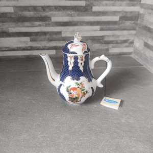 Miniature Teapot from the Porcelain Art Miniature Teapot Collection, Floral teapot
