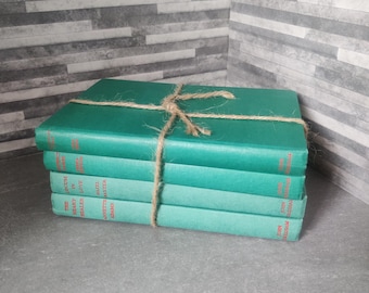 Libros verdes vintage, libros verdes decorativos, libros vintage, decoración del hogar, pila de libros verdes, diseño de interiores