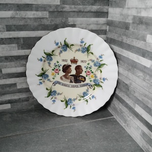 Royal Albert Queen Elizabeth and Prince Philip Silver Jubilee Plate