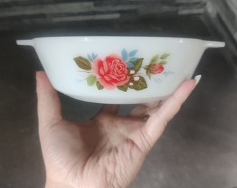 Pyrex-Auflaufform im Cottage-Rose-Muster, Becken, Kitchenalia