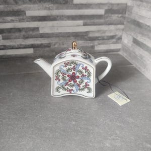Miniature Teapot from the Porcelain Art Miniature Teapot Collection, Floral teapot