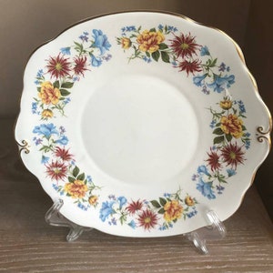 Duchess Cake Plate - Serving Plate, Beautiful Floral Flower pattern, Bone China, Made in England