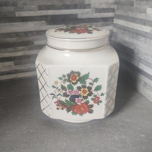 Sadler Red and Black Floral Ginger Jar
