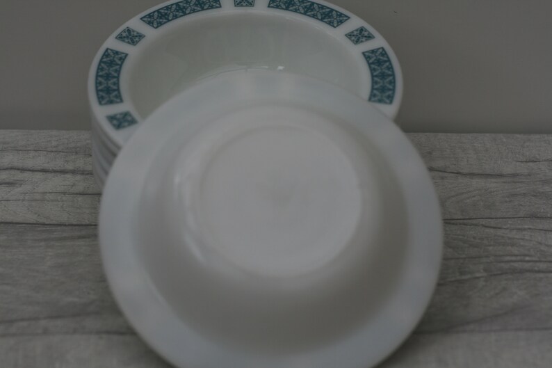 Set of 7 Pyrex Pudding Bowls in Belmont Pattern