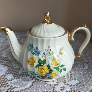 Sadler Swirl Floral Teapot, Made in England, Flower Teapot