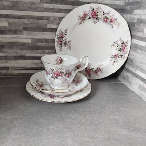 Royal Albert Lavender Rose Quad - Teacup, Saucer, Tea Plate and Salad Plate. Home decor.