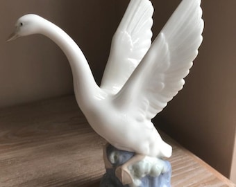 Lladro Nao Swan Taking Flight Ornament, Made in Spain