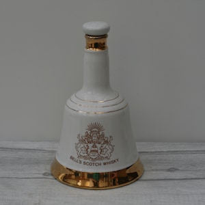 Wade Whisky Bell  to Commemorate the 1982 Birth of Prince William of Wales