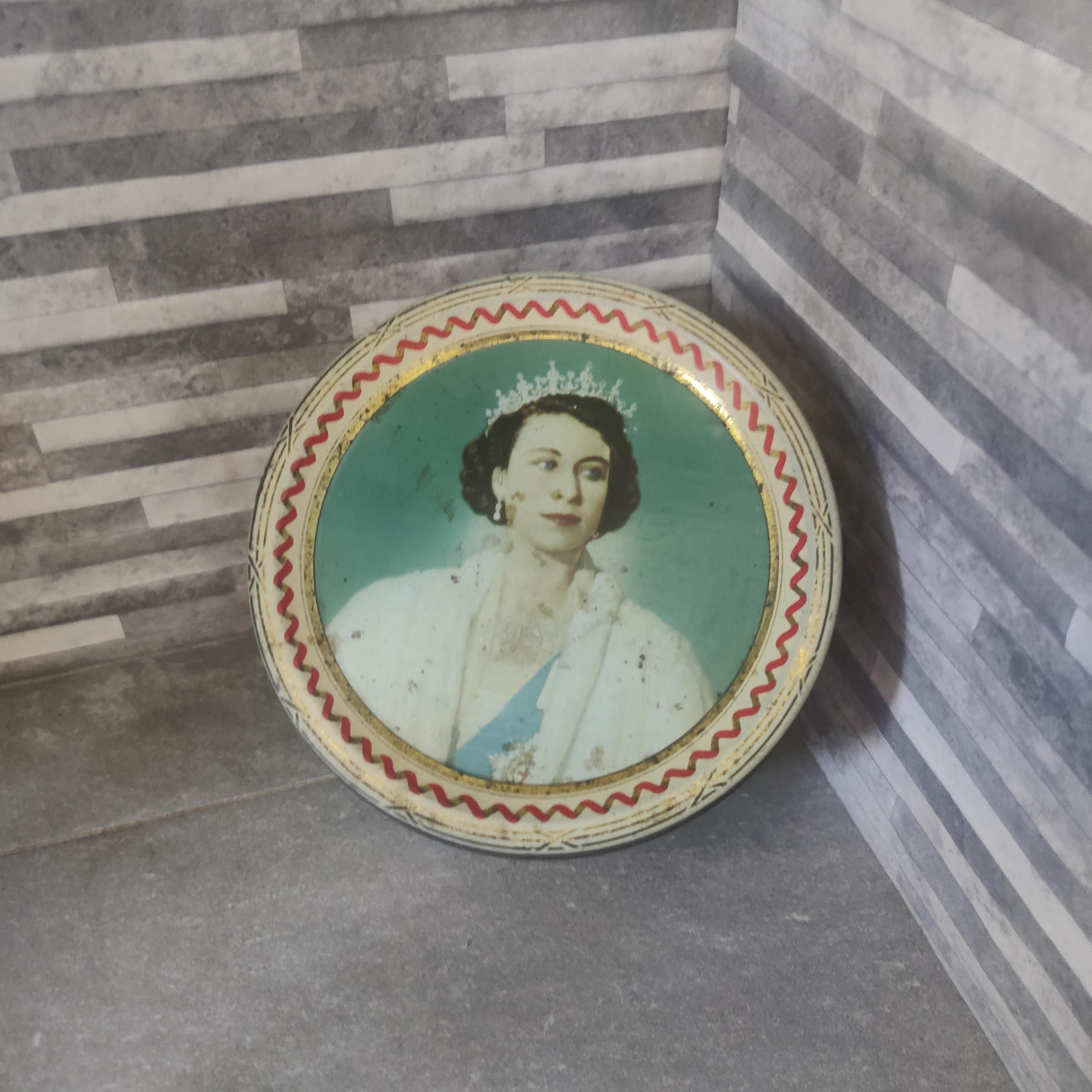 女王戴冠式記念缶、王室記念品、エリザベス女王 1953 年 - Etsy 日本