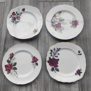 Set of 4 Mismatched Red Flower Tea Plates