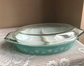 Turquoise Pyrex Divided Vegetable Dish with lid. Snowflake pattern, Gaiety, Kitchenalia, JAJ Pyrex
