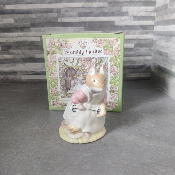 ロイヤルドルトン ブランブリー ヘッジクローバー フィギュア 箱入り